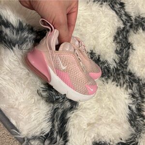 Nike 270s toddler size 5C